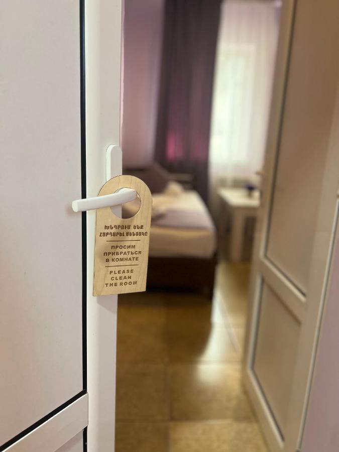 Marnar Hotel Jerevan Exteriör bild