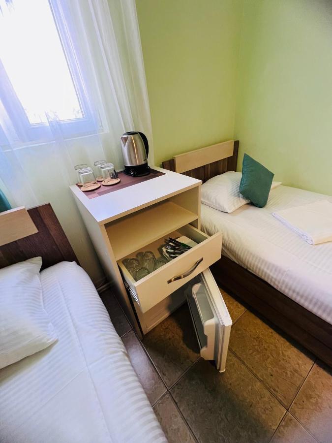 Marnar Hotel Jerevan Exteriör bild
