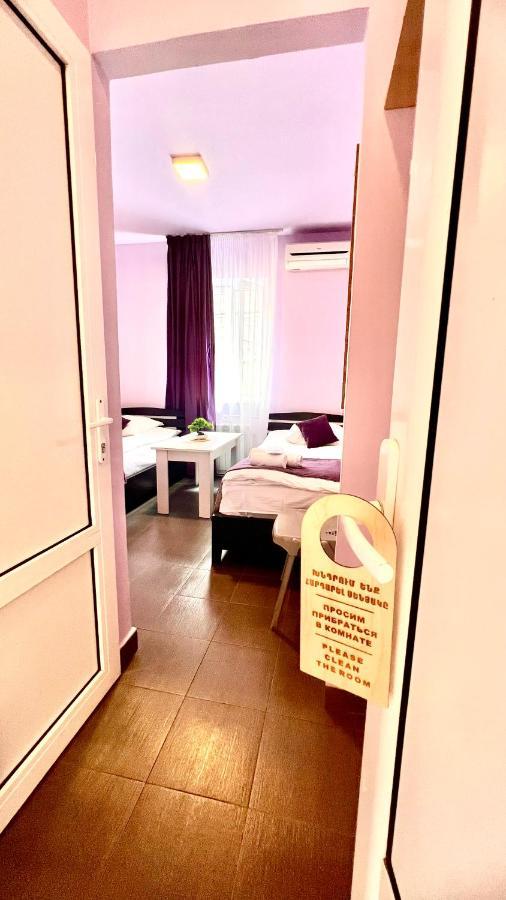 Marnar Hotel Jerevan Exteriör bild