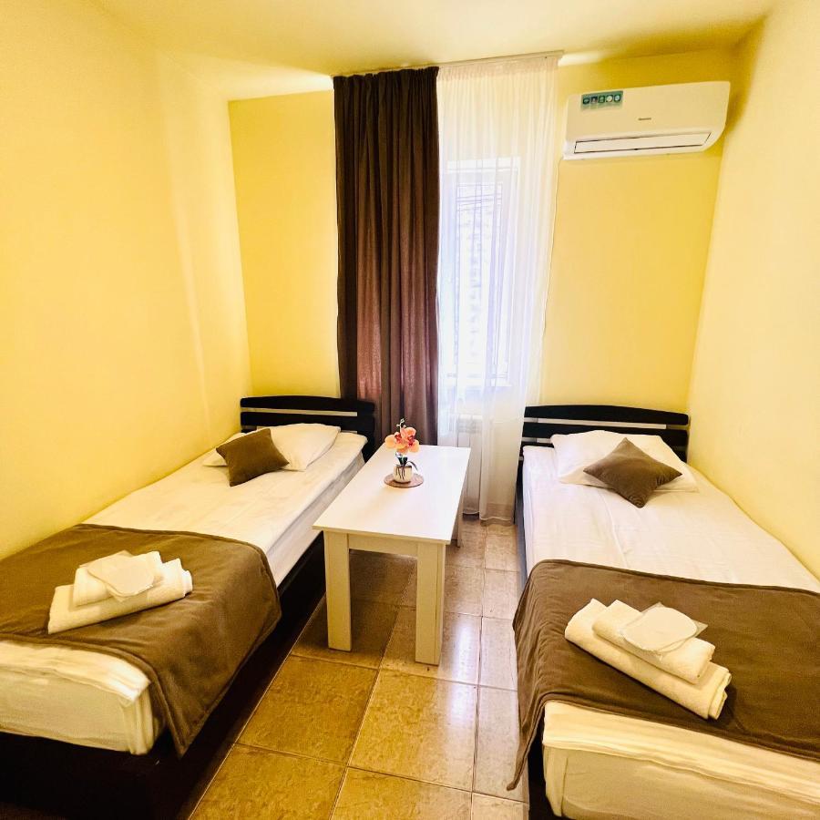 Marnar Hotel Jerevan Exteriör bild