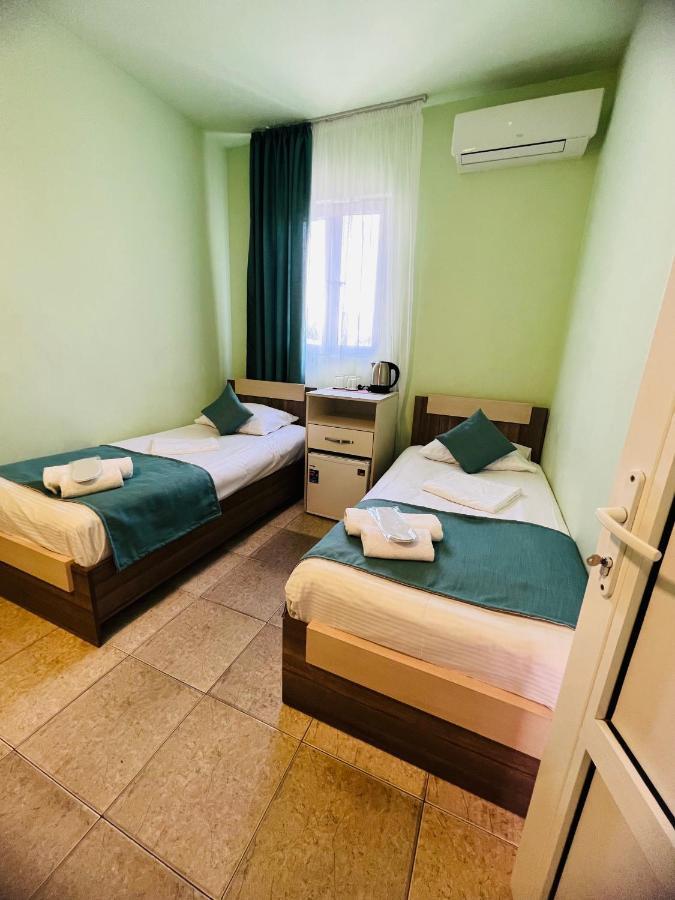 Marnar Hotel Jerevan Exteriör bild