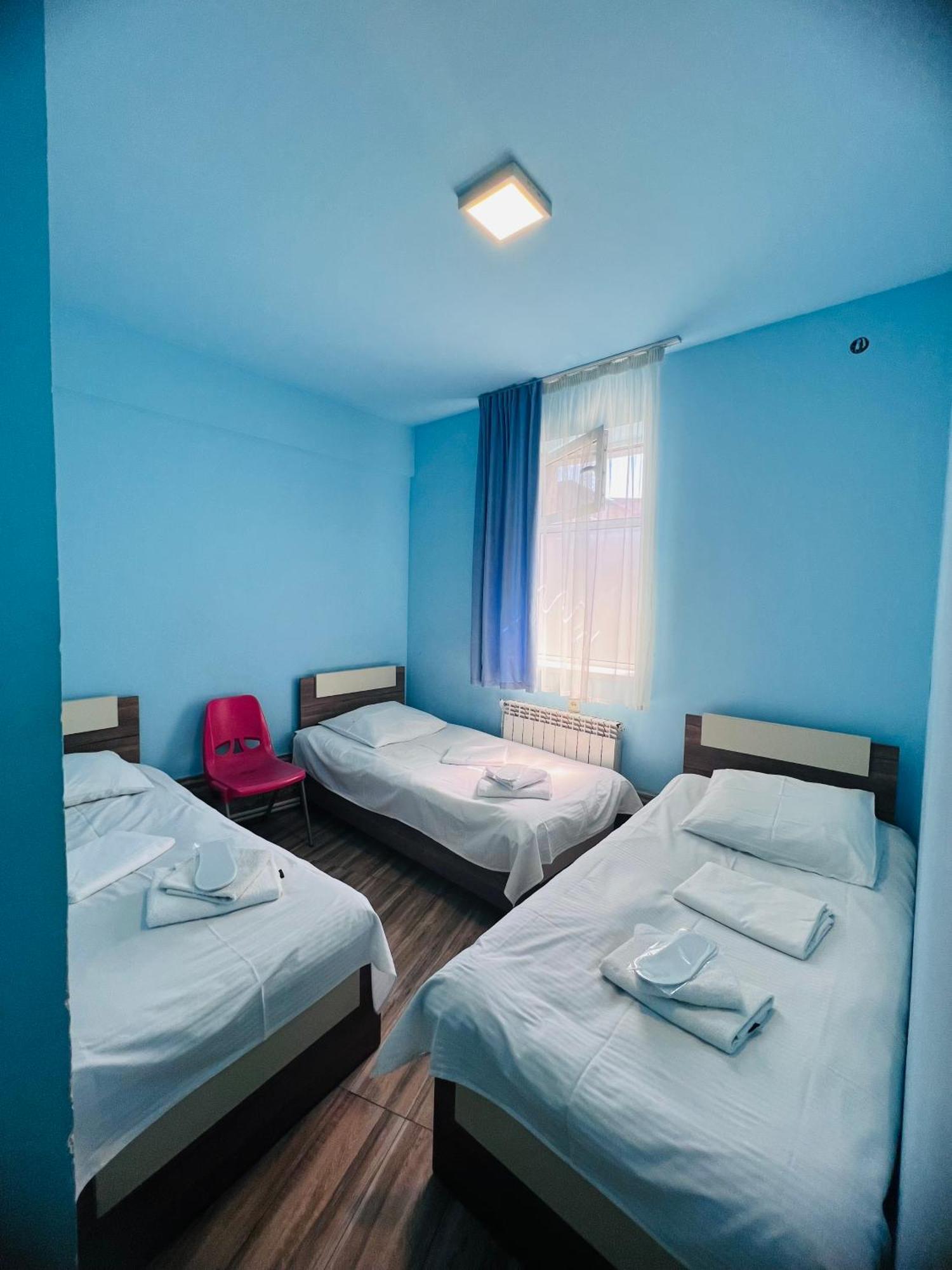 Marnar Hotel Jerevan Exteriör bild